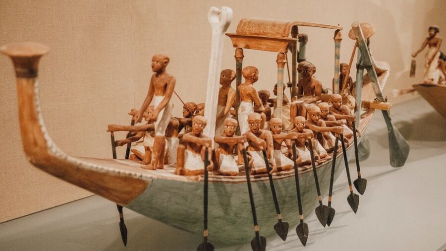 NYC: Extended Tour of the Metropolitan Museum of Art - Washington Crossing the Delaware and American identity