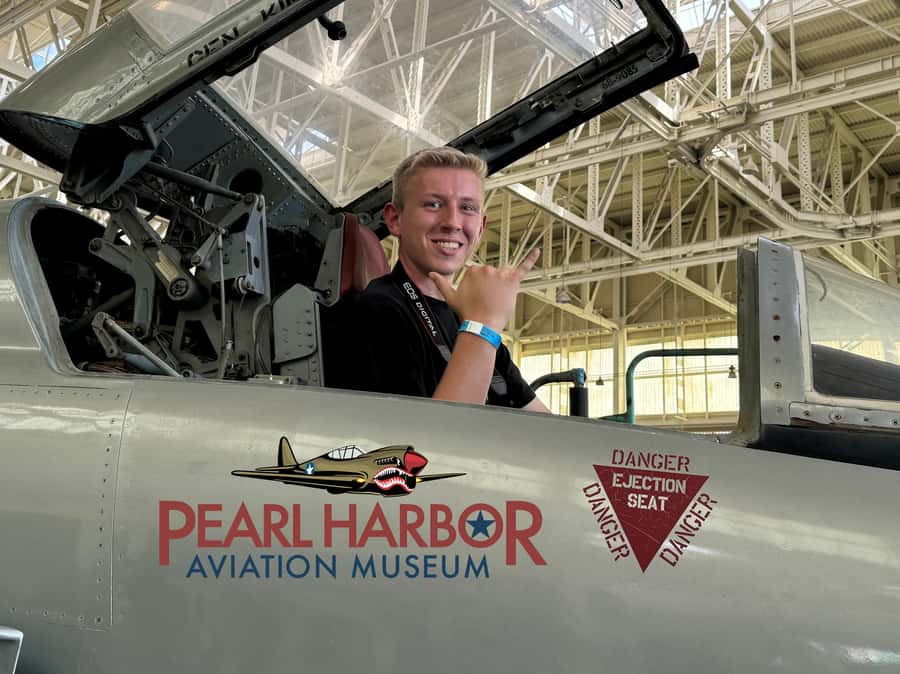 Oahu: Pearl Harbor Aviation Museum Entry Ticket - More than 50 aircraft across two hangars