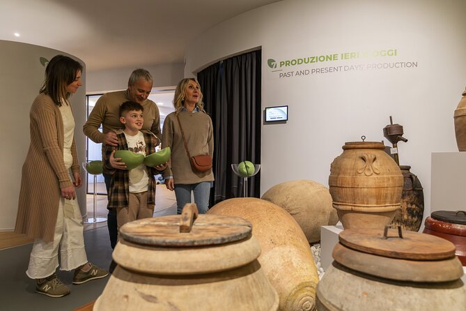 Oil museum and oil mill in Tuscany: tour and tasting - A smart place for curious children and adults