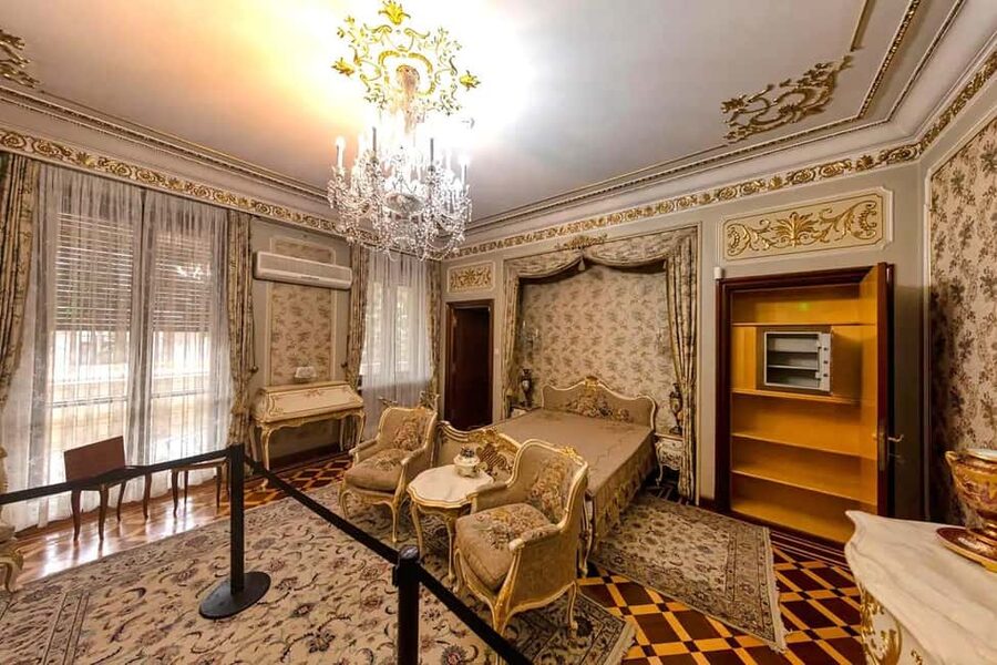 Palace of Parliament, Ceausescu House & Village Museum - The real cost and overall value