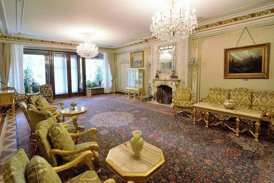 Palace of Parliament, Ceausescu House & Village Museum - Should you book it?