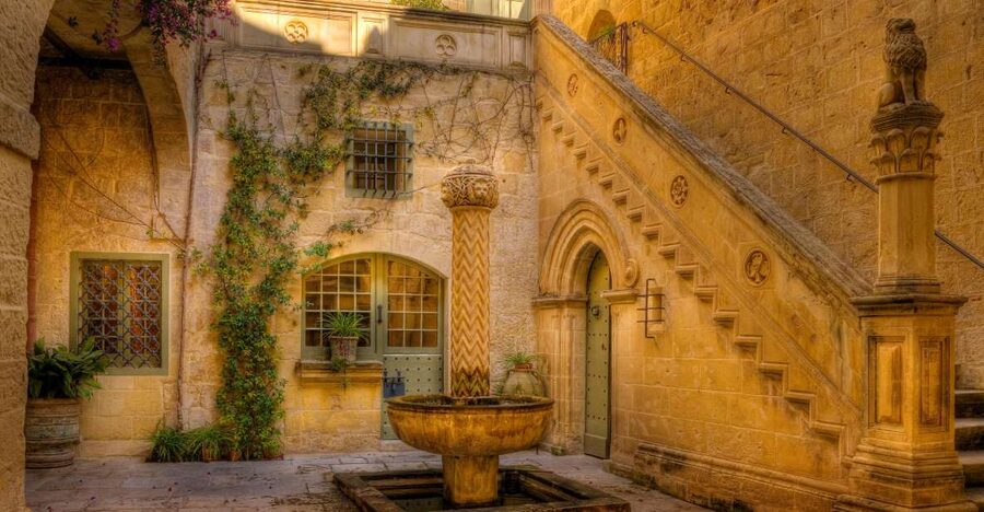 Palazzo Falson Historic House Museum entrance ticket - The audio guide and printed information