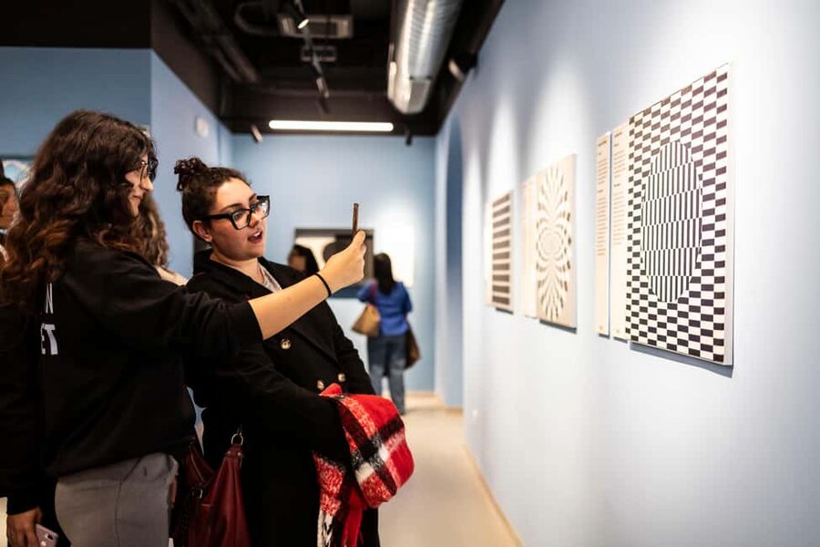 Palermo Museum of Illusions: an interactive experience for all ages - Optical Tricks That Turn Into Photo Ideas