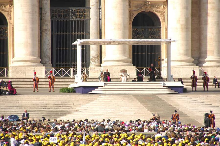 Papal Audience & Visit the Vatican Museums at Your Own Pace - What happens at the Papal Audience