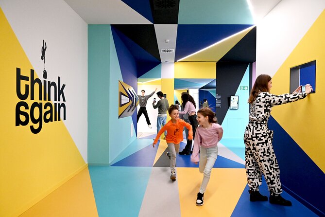 Paradox Museum Barcelona - More than 70 exhibits, with hands-on surprises