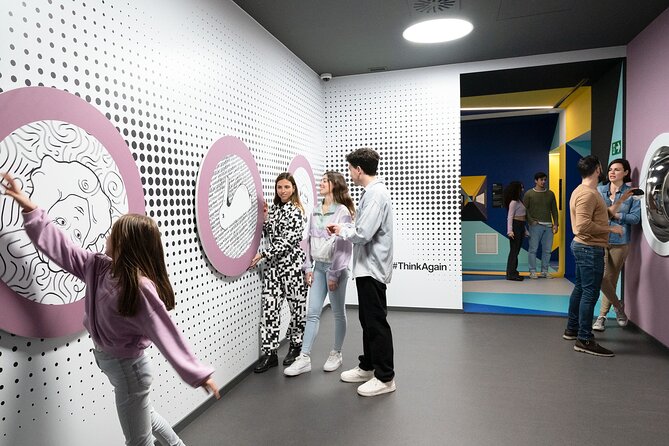 Paradox Museum Barcelona - The unusual tunnel and the value of sensory effects