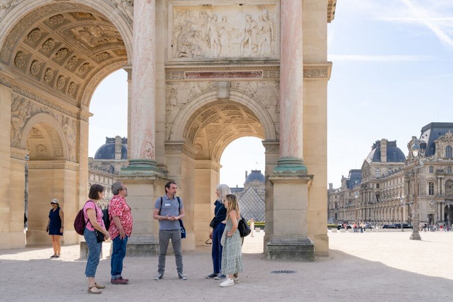 Paris: Guided Tour of the Must-Sees of the Louvre Museum - The three famous stops