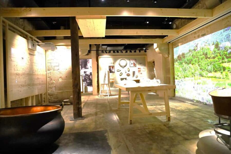 Paris: Living Cheese Museum Guided Tour with Cheese Tasting - Key things to know before you book