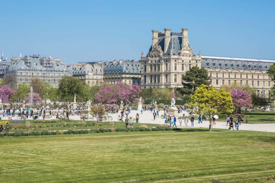 Paris: Louvre Museum Access with Host and Hop-On Hop-Off Bus - FAQ