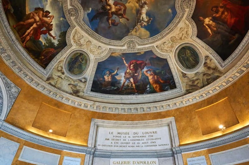 Paris: Louvre Museum Entry Ticket and Garden Walking Tour - Passing under the Arc de Triomphe du Carrousel