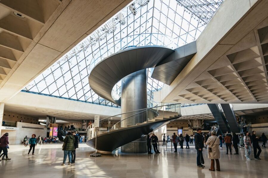 Paris: Louvre Museum Entry Ticket With Host and River Cruise - Key points before you book