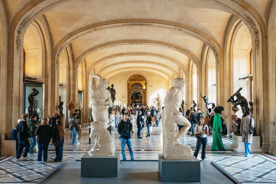 Paris: Louvre Museum Entry Ticket With Host and River Cruise - Seats, crowds, and the pace of the boat