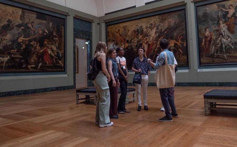 Paris: Louvre Museum Highlights and Mona Lisa Tour - The Louvre building and its medieval foundations