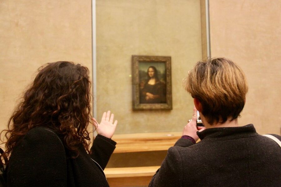 Paris: Louvre Museum Highlights and Mona Lisa Tour - Winged Victory of Samothrace and the grand staircase
