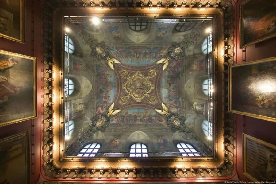 Paris: Louvre Museum Hosted Entry & Masterpieces Audio Guide - The Louvre masterpieces on the route