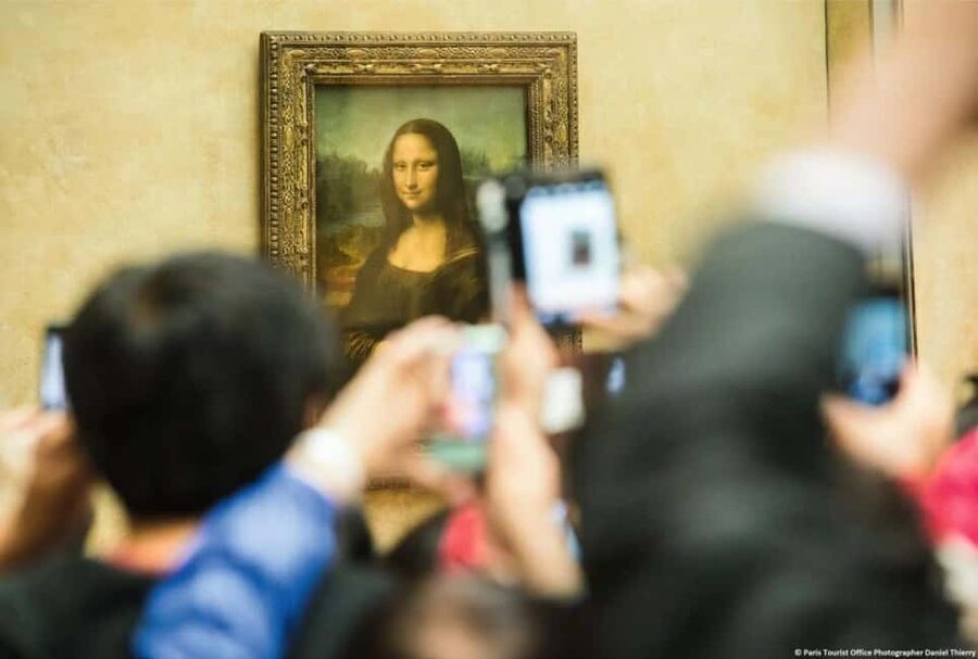 Paris: Louvre Museum Hosted Entry & Masterpieces Audio Guide - What the $81 price means in practice