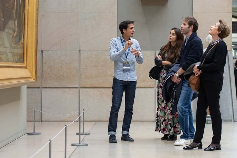 Paris: Louvre Museum Masterpieces Private Small Group Tour - Starting at the Louvre Pyramid