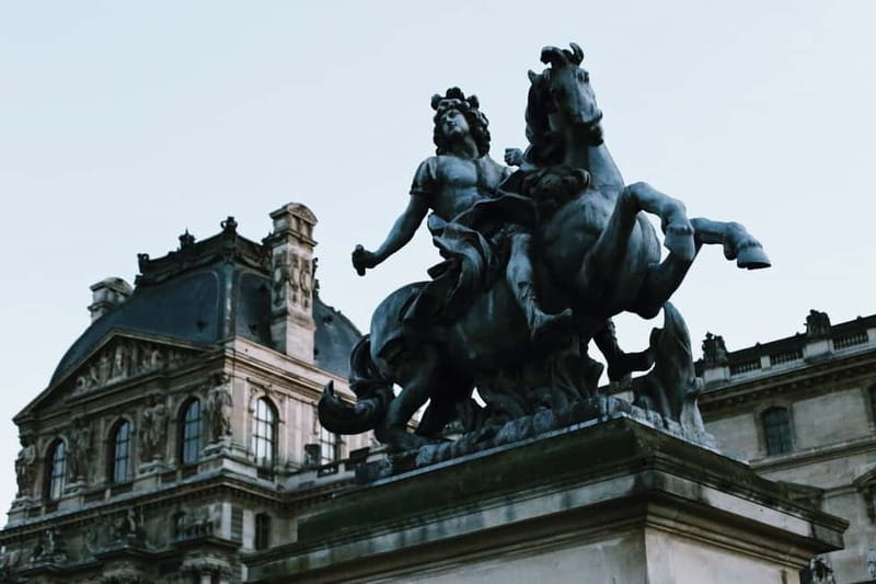 Paris: Louvre Museum Masterpieces Private Small Group Tour - Is $176 a fair price?