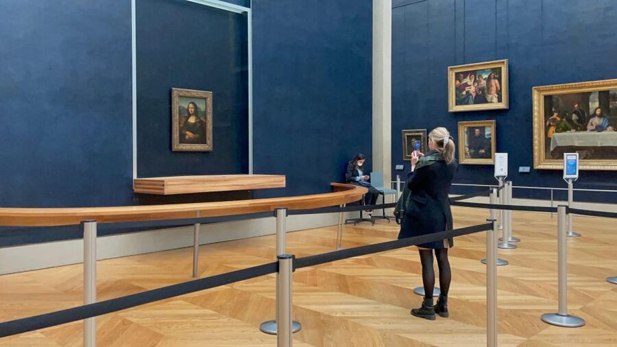 Paris: Louvre Museum Mona Lisa First Viewing Semi-Private - Starting beneath the Louvre Pyramid