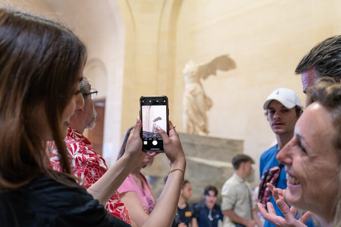 Paris Louvre Museum: Small Group Guided Highlights Tour - Key points at a glance