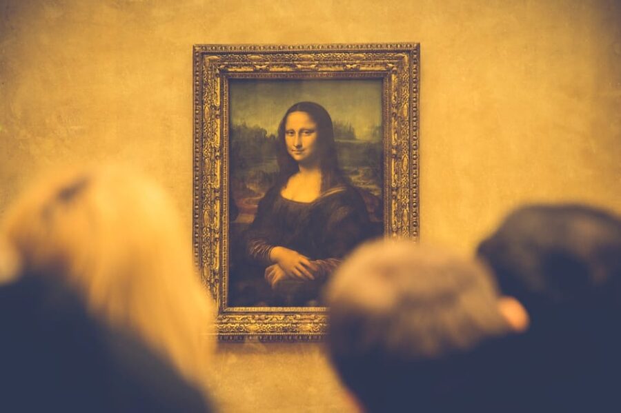 Paris: Louvre Museum Ticket and Mona Lisa Access with Host - The smartphone audio guide