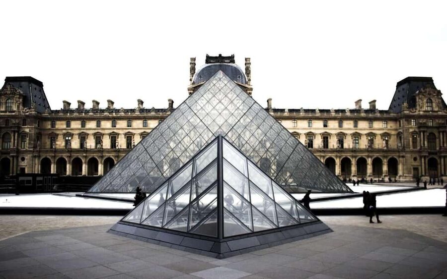 Paris: Louvre Museum Ticket with Optional Hosted - Starting at the glass pyramid and royal palace