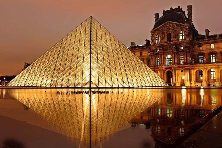 Paris: Louvre Museum Ticket with Optional Hosted - Meeting the Mona Lisa