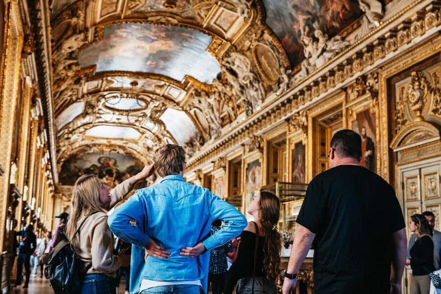 Paris: Louvre Museum Tour Mona Lisa & Iconic Masterpieces - The guide makes the difference