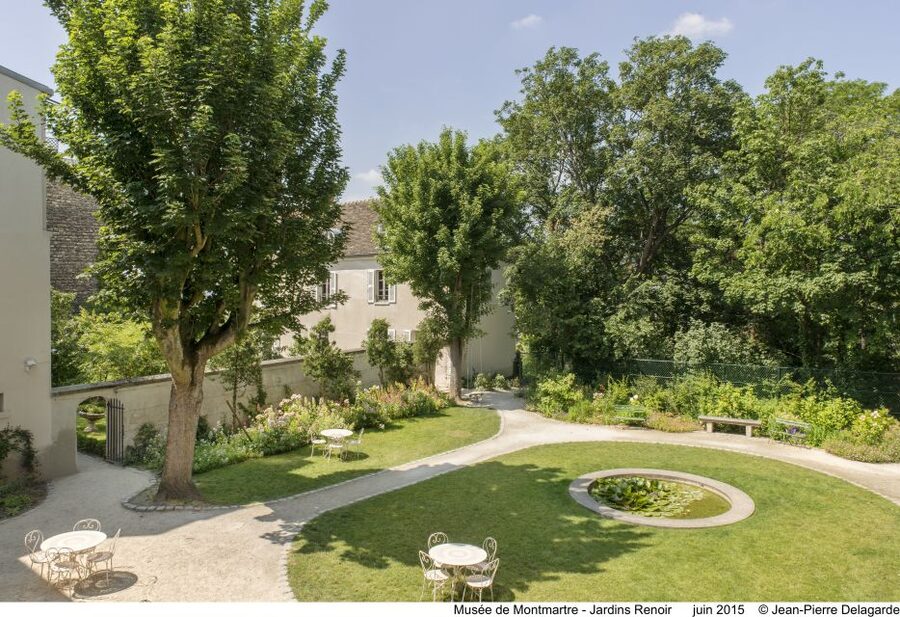 Paris: Musée de Montmartre and Gardens Entry Ticket - Café Renoir and the pace of your visit