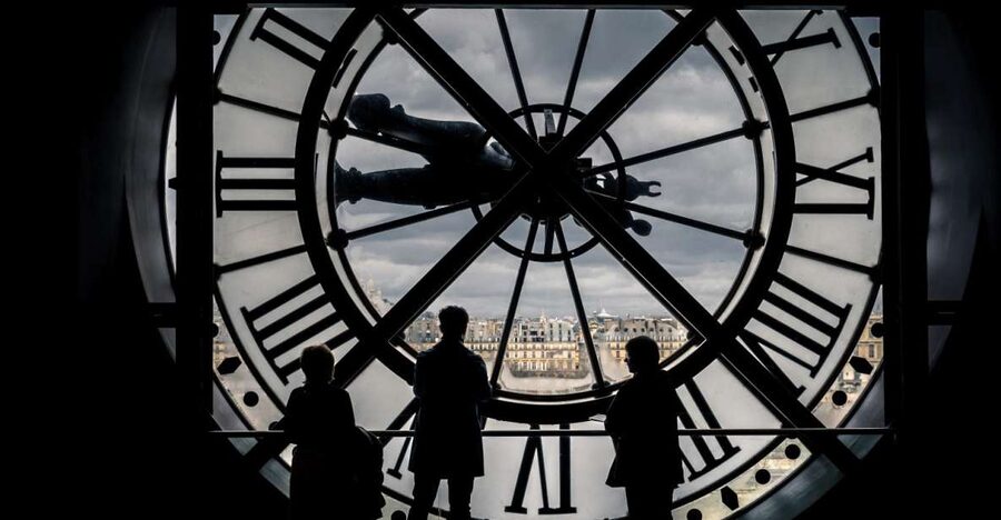 Paris: Orsay Museum Entry Ticket and Digital Audio Guide App - The station hall and the museum’s first galleries