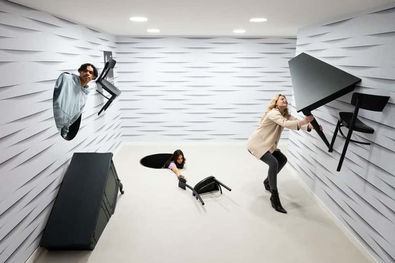 Paris: Paradox Museum Entrance Tickets - Who will enjoy the 84-minute visit most