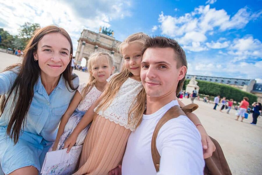 Paris: Private Family Tour, Highlights and Museum Visit - Key points to know before booking