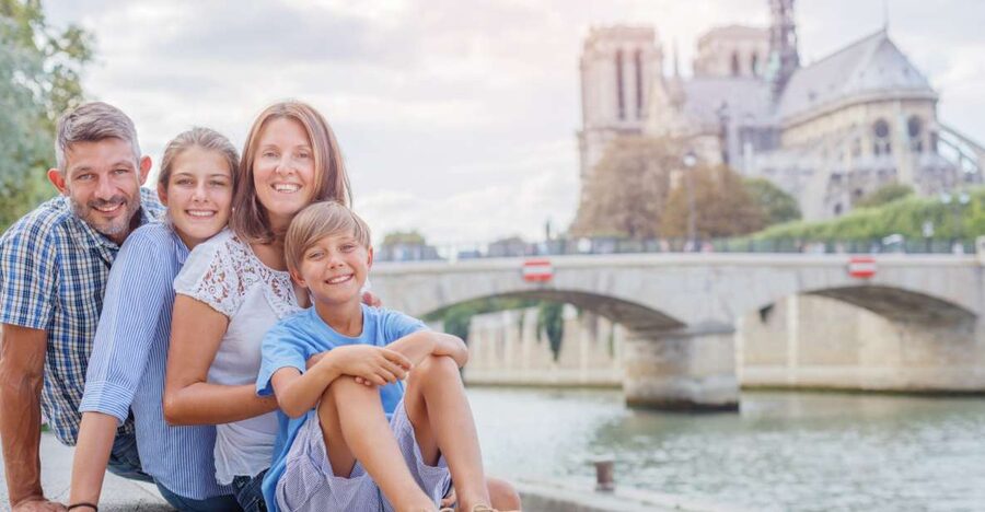 Paris: Private Family Tour, Highlights and Museum Visit - Why this Paris walk works for families