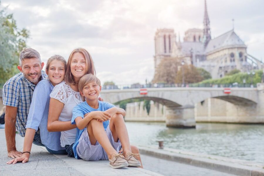 Paris: Private Family Tour, Highlights and Museum Visit - Pont des Arts and the Seine