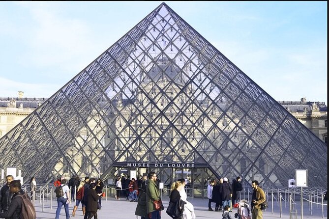 Paris Private Louvre Museum, Must See, 1H30 Tour. - Private, semi-private, and family use
