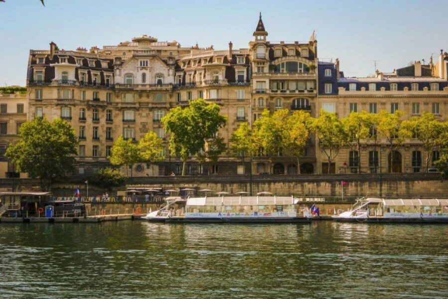 Paris: Quai Branly Museum Ticket & Optional Seine Cruise - Inside the curving galleries