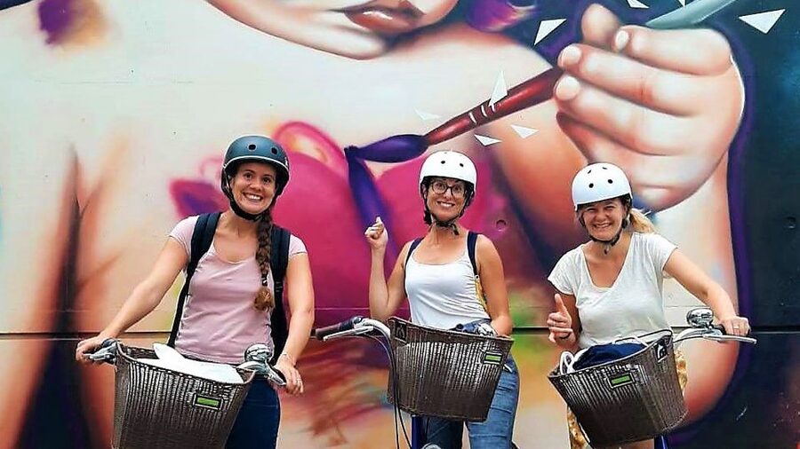 Paris: Street Art Open-Air Museum Bike Tour - The guide makes the difference