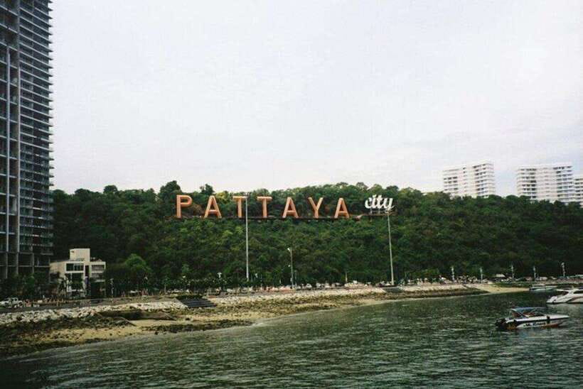Pattaya: Buddha, Floating Market, Gems Museum Tour & Lunch - Laser Buddha Mountain or Kai Chi Chan