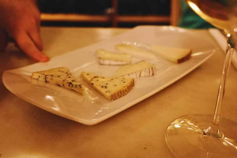 Picasso Museum and Walking Tour Plus Wine Tasting Upgrade - What the museum format means for you