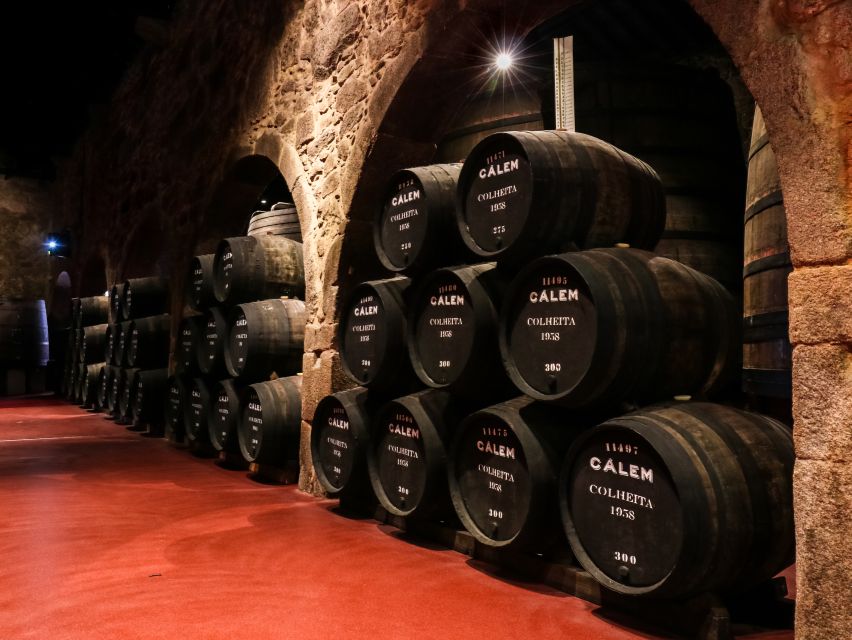 Porto: Cálem Cellar Tour, Interactive Museum & Wine Tasting - Sound, timing, and the one-hour format