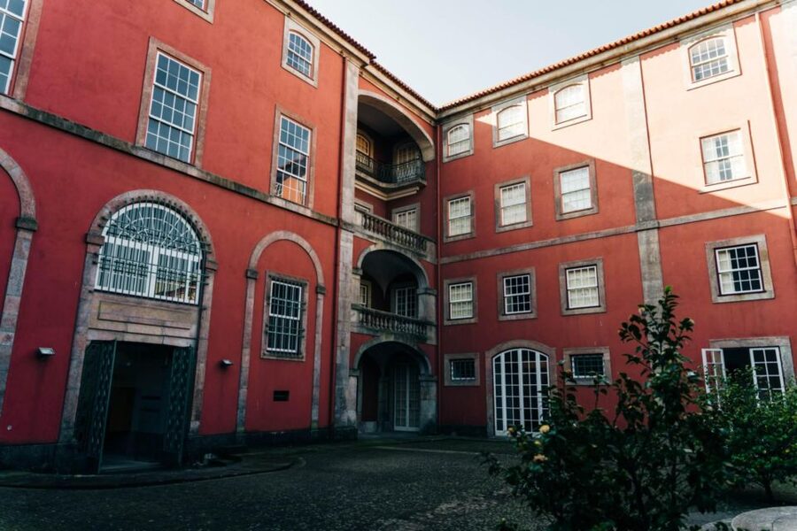 Porto: National Museum Soares dos Reis E-Ticket & City Tour - The former Palácio dos Carrancas sets the tone