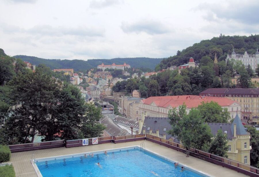 Prague: Karlovy Vary Tour with Lunch and Moser Museum Visit - Two hours to explore at your own pace