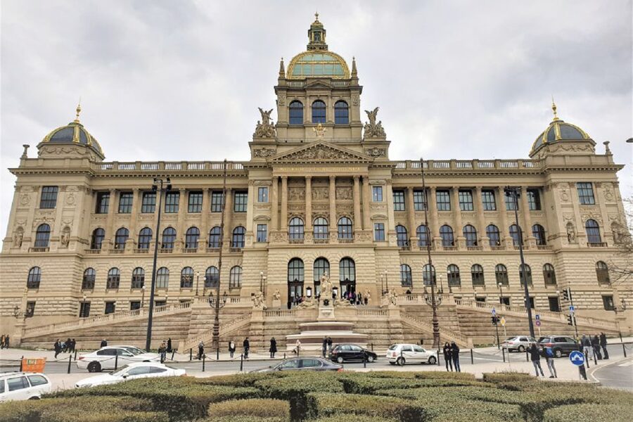 Prague: Old Town Tour & National Museum Skip-the-Line Ticket - Old Town in the first 30 minutes