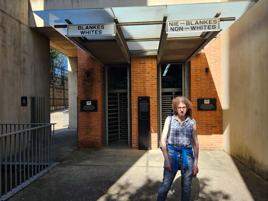 Private Soweto,Mandela House,Apartheid Museum,Constitution - What the vehicle and guide add