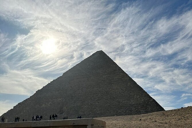 Private Tour to Giza pyramids & Grand Museum from Alexandria Port - Seeing all three Giza pyramids