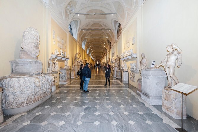 Private Vatican Museums and St. Peter's Basilica Early Bird Tour - A private guide makes the Vatican easier to read