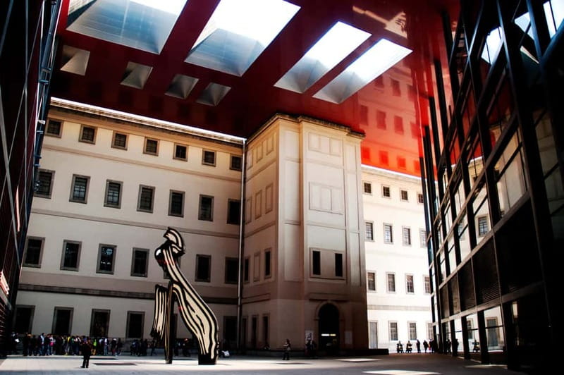 Reina Sofía Museum - Guided tour IN ITALIAN with family discount. - The old General Hospital gives the museum its scale