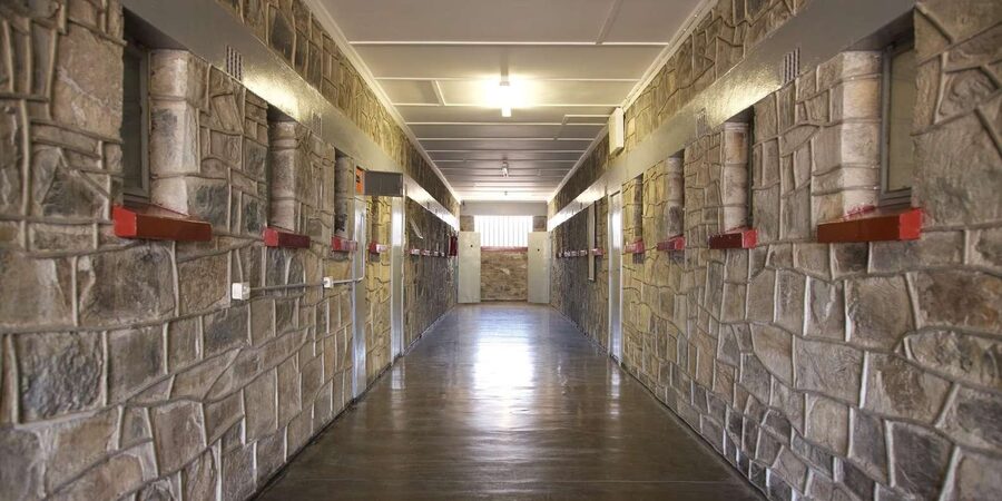 ROBBEN ISLAND MUSEUM TOUR, WITH OPTIONAL LAST MINUTE TICKETS - The ticket detail that can make or break the day