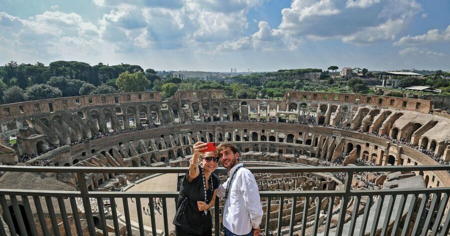 Rome: Colosseum & Vatican Museums Combo Tour - Three hours around the Colosseum