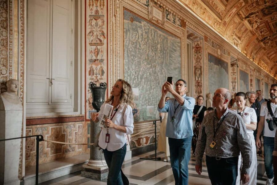 Rome: Colosseum, Vatican Museums & Historic Center in a Day - What this Rome in a Day tour really offers